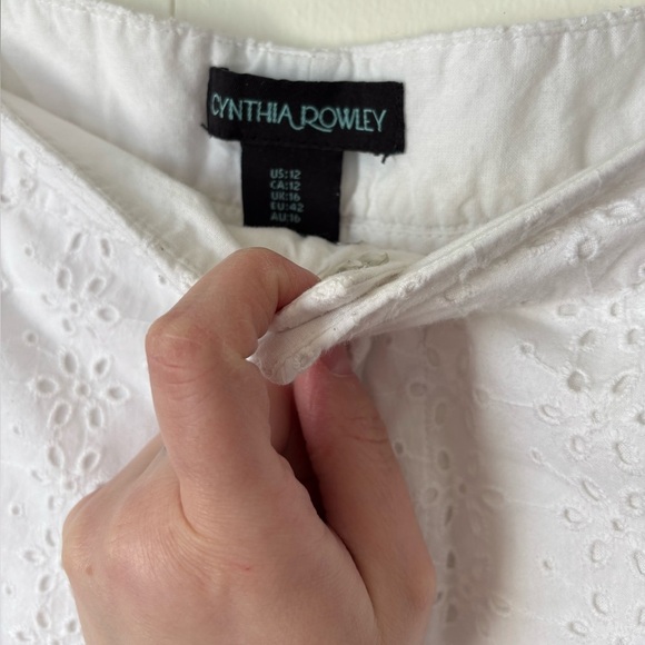 🎉4/30$🎉 Cynthia Rowley White Eyelet Shorts – Size 12 ✨ - Picture 2 of 3
